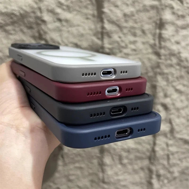 Funda Reforzada Magnética mate para iPhone 11-16 Pro Max con carga inalámbrica MagSafe.