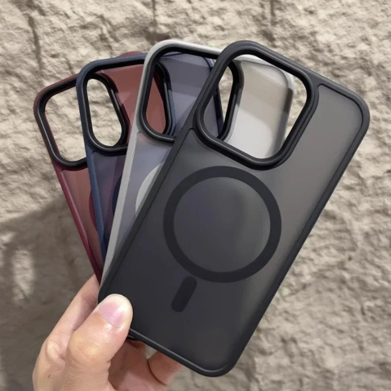 Funda Reforzada Magnética mate para iPhone 11-16 Pro Max con carga inalámbrica MagSafe.