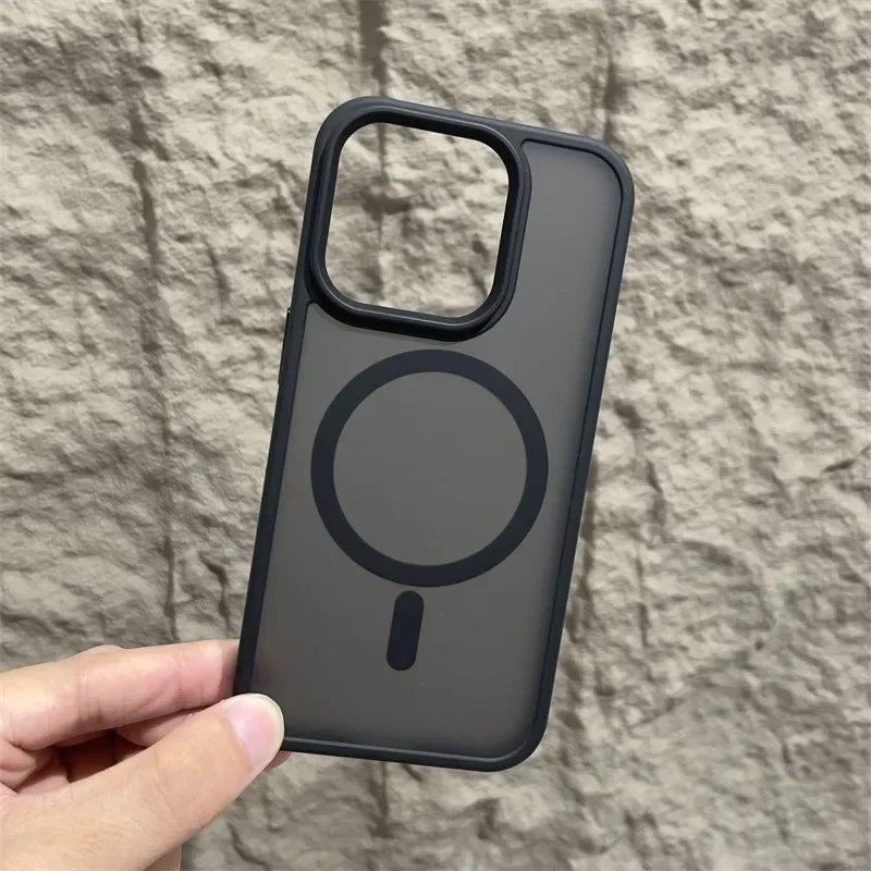 Funda Reforzada Magnética mate para iPhone 11-16 Pro Max con carga inalámbrica MagSafe.